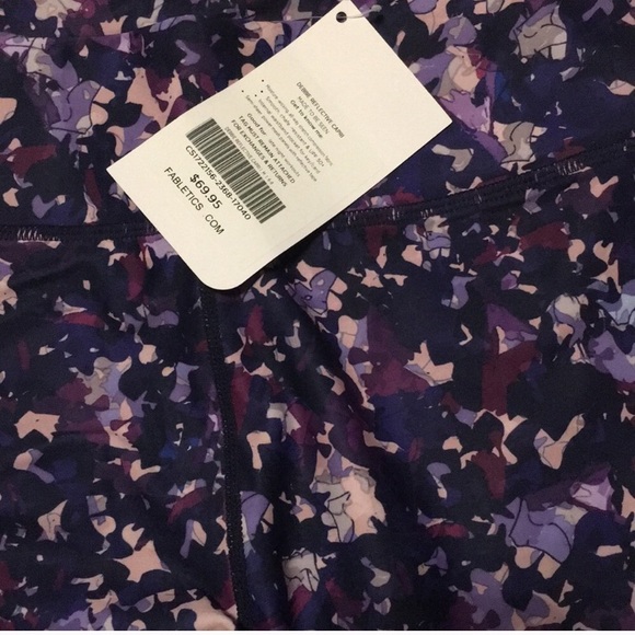 NWT Fabletics Debbie Reflective Capri - Picture 5 of 6